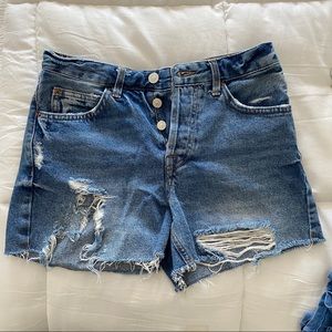 TOPSHOP DENIM SHORTS! Perfect for Summer!
